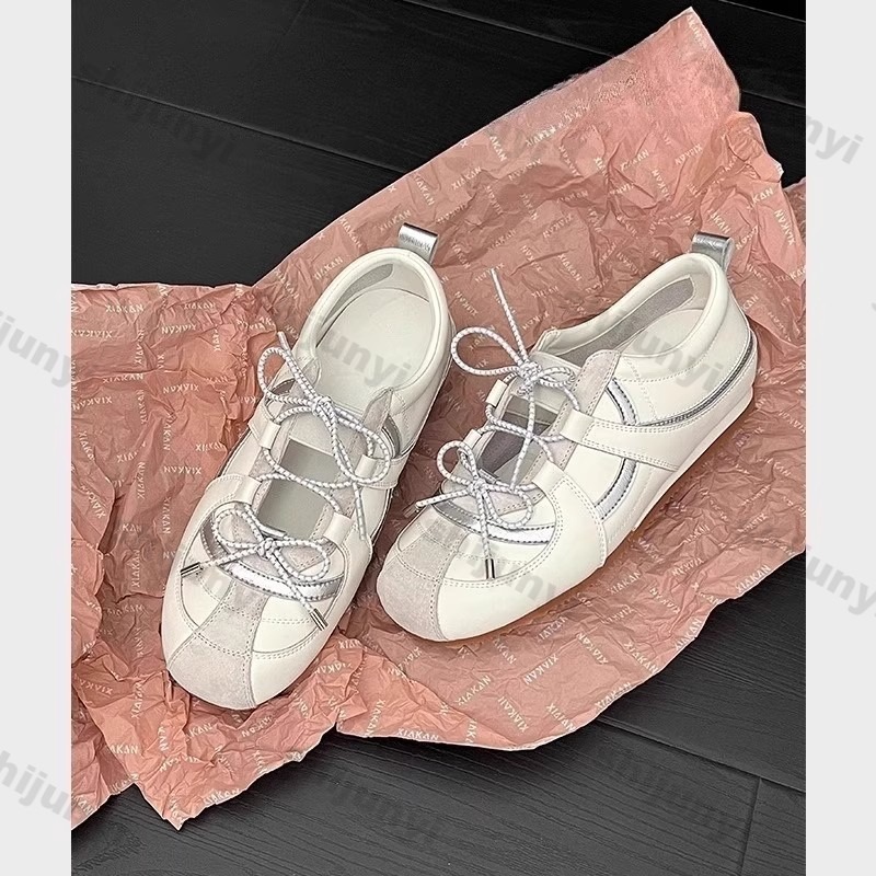 Sepatu Sneakers Wanita Terbaru - Crossfit Hard ulasan dan harga